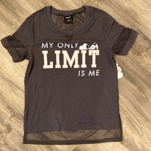 Peanuts snoopy gray T-shirt size small NWOT